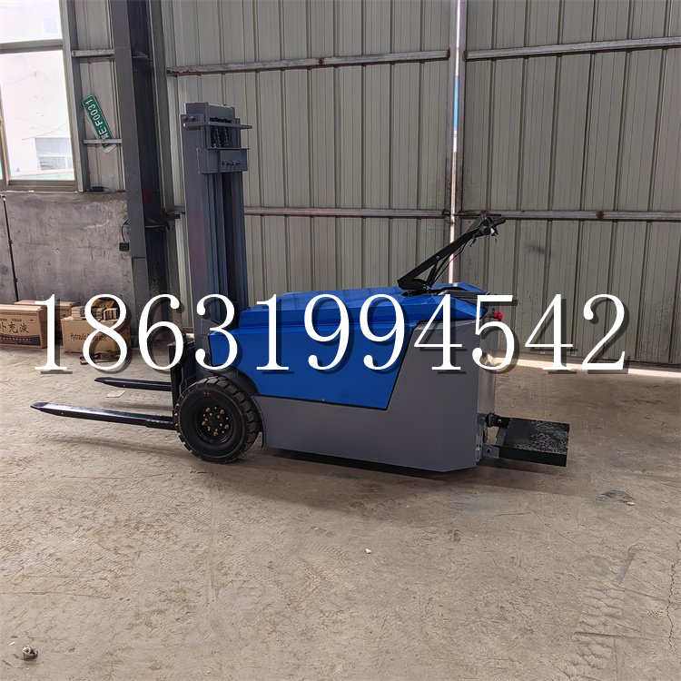 鄂尔多斯市全电动叉车插腿式堆高车液压装卸车1.5吨升高小型站驾式铲车